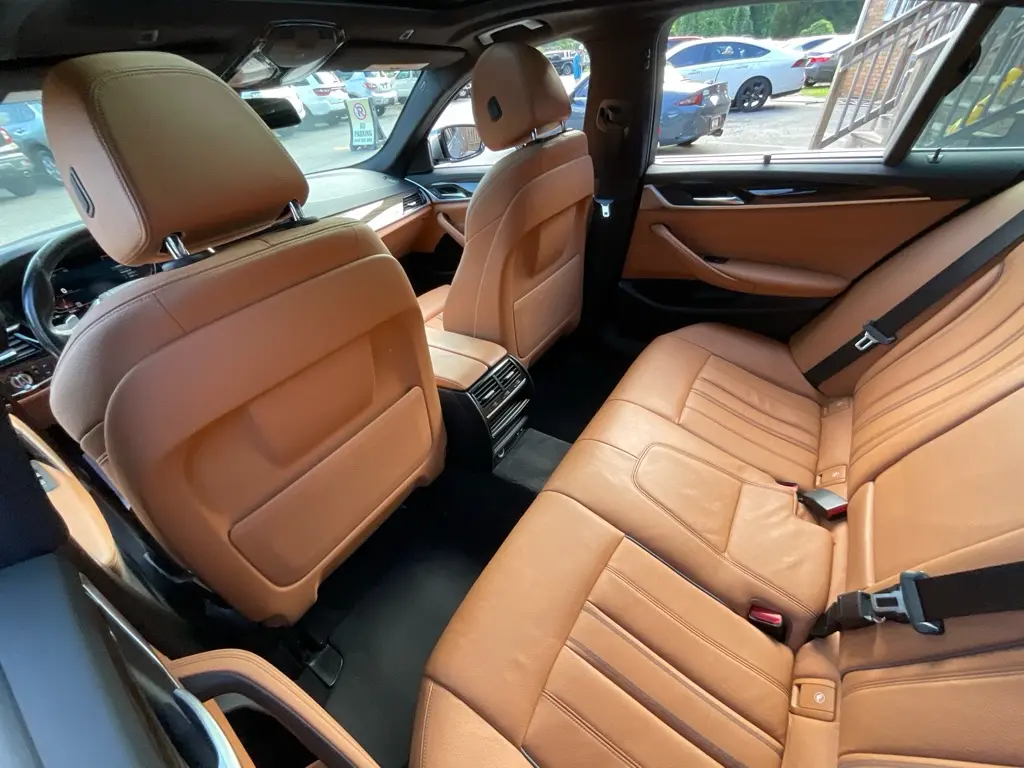 2020 BMW 530i - $17,985