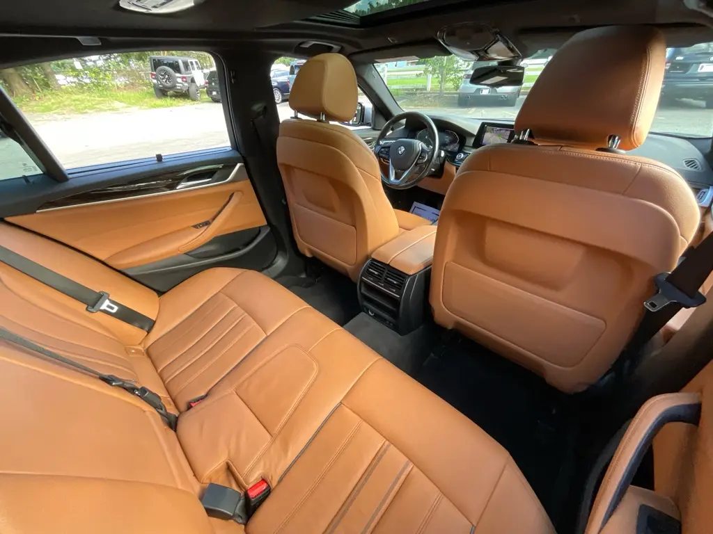 2020 BMW 530i - $17,985