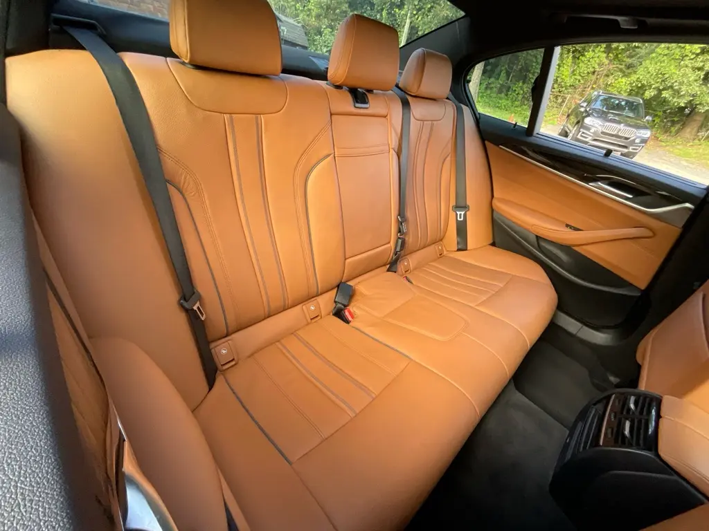 2020 BMW 530i - $17,985