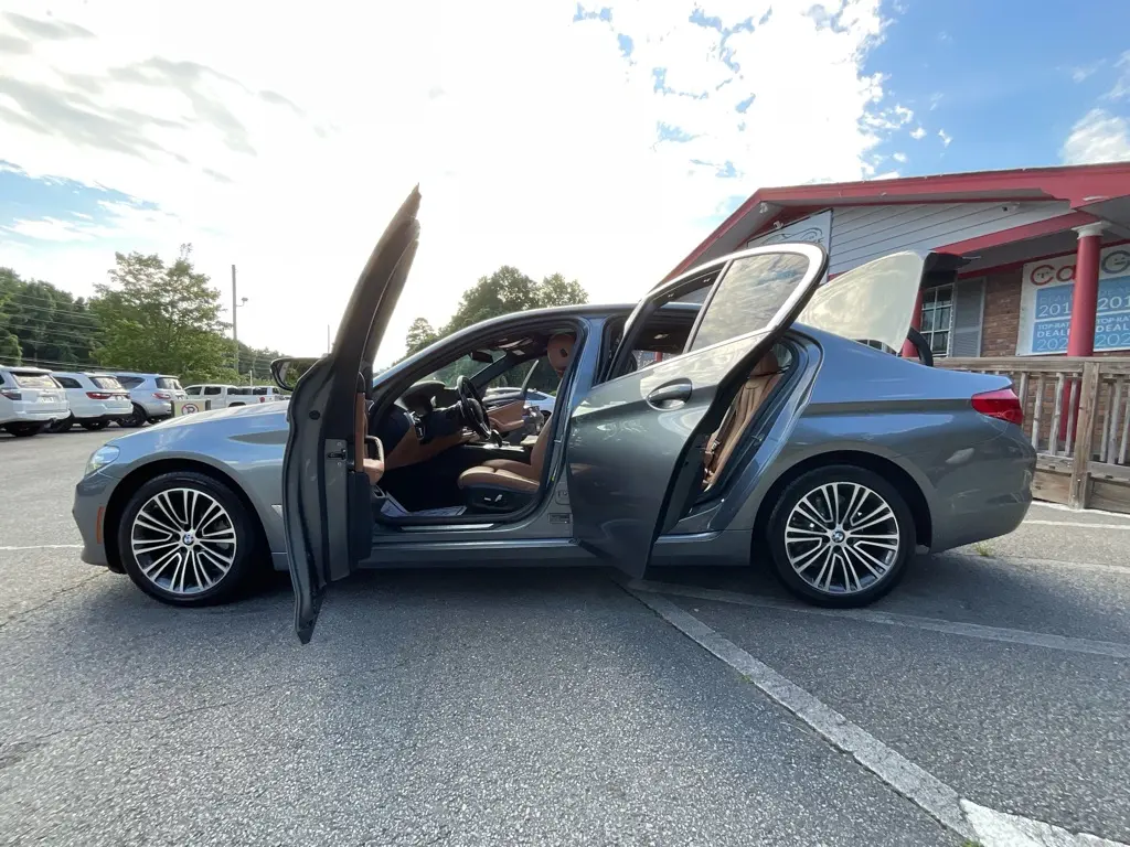 2020 BMW 530i - $17,985