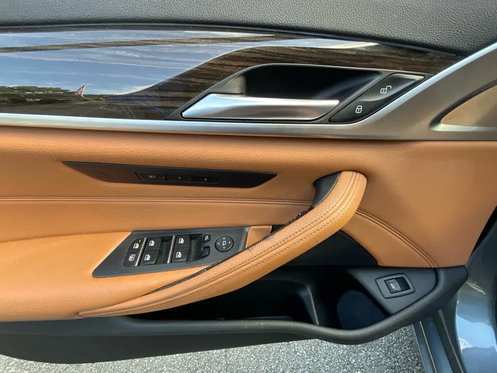 2020 BMW 530i - $17,985