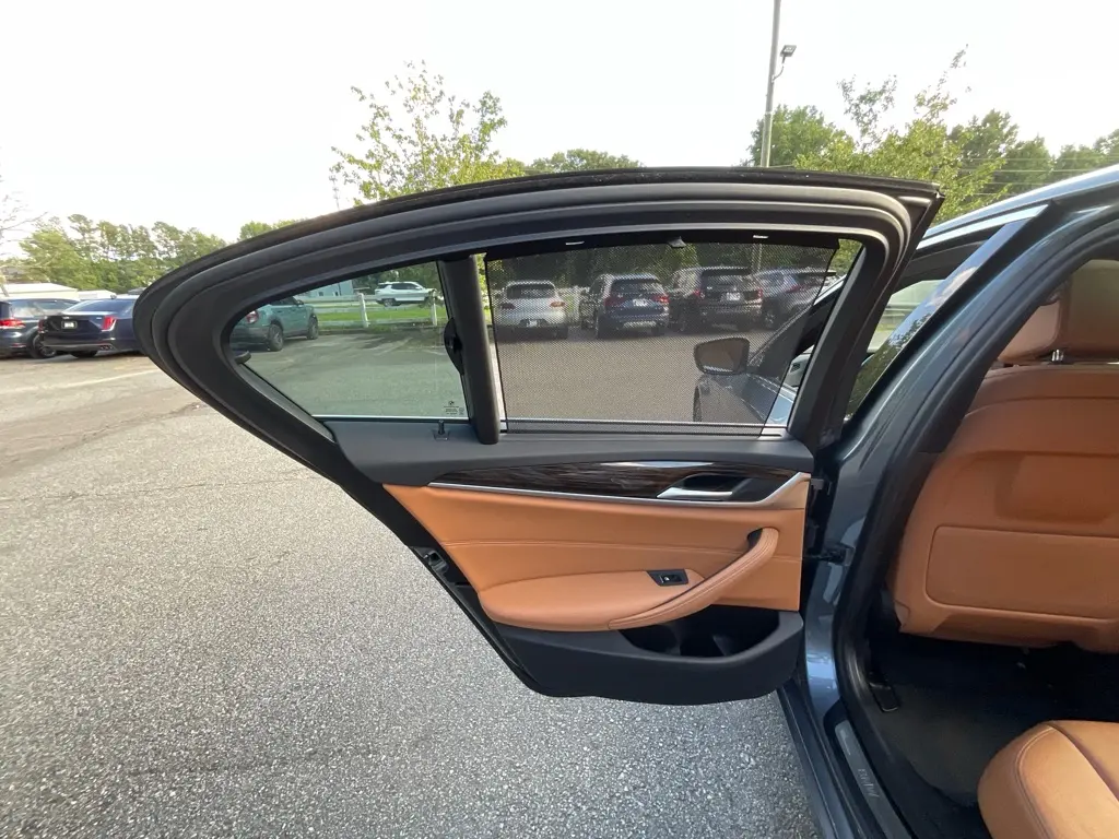 2020 BMW 530i - $17,985