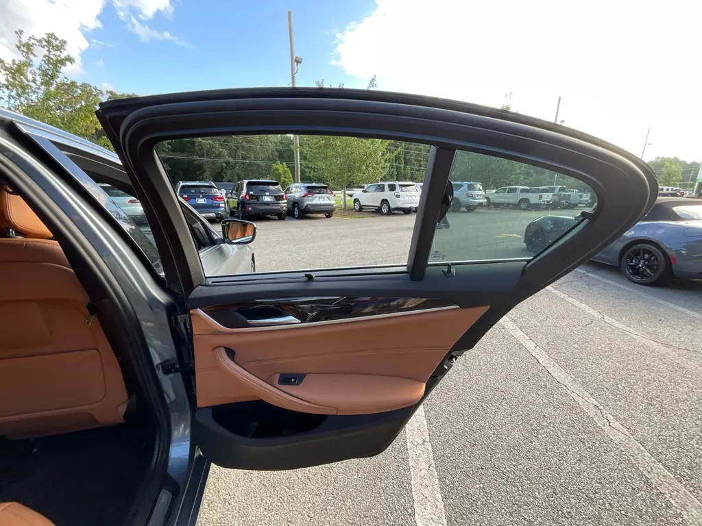 2020 BMW 530i - $17,985