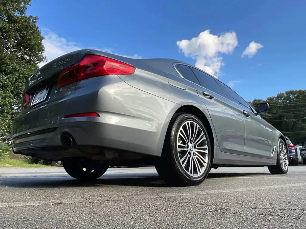 2020 BMW 530i - $17,985