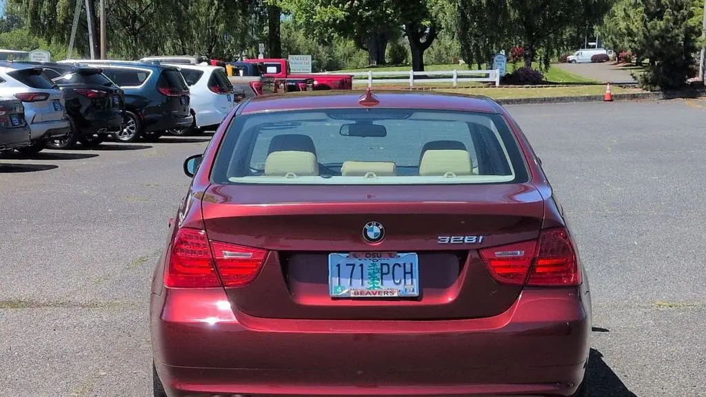 2011 BMW 3 Series 328i