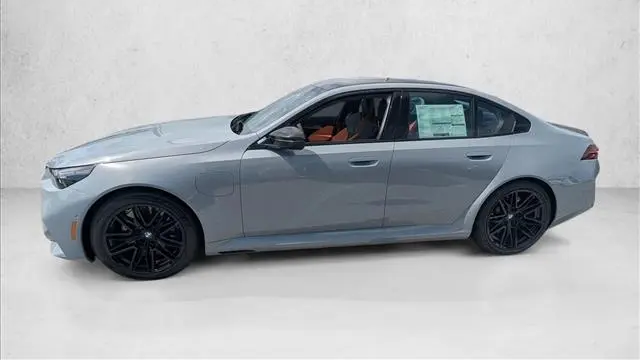 2027 BMW M5 Base