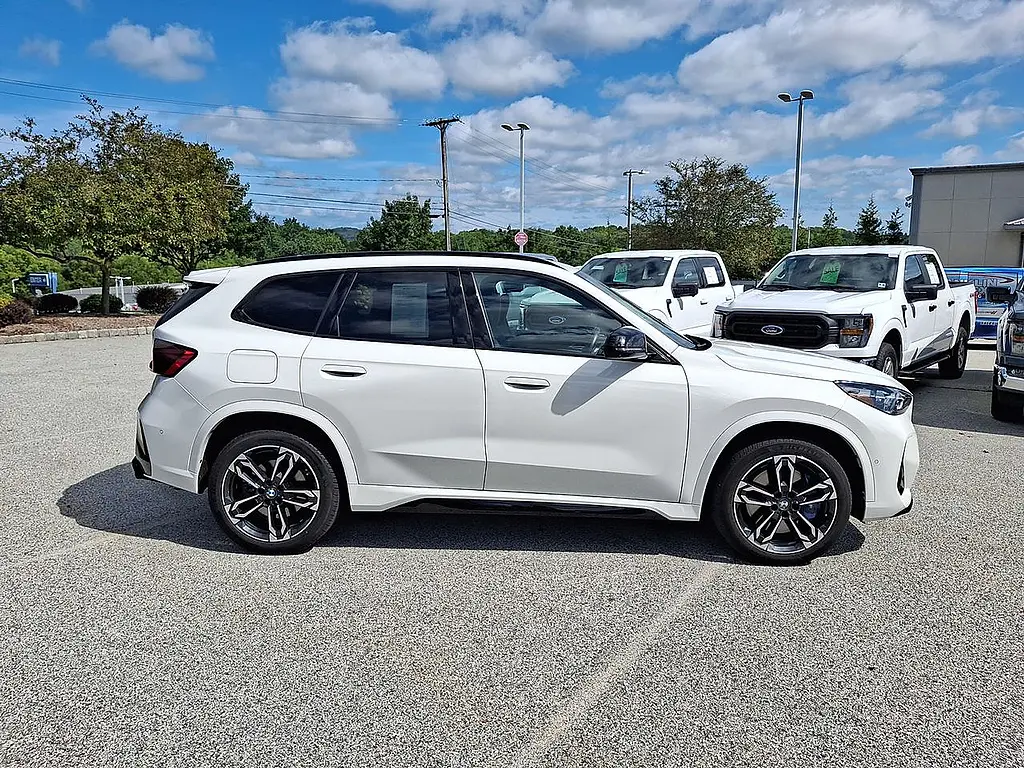 2025 BMW X1 - $41,995