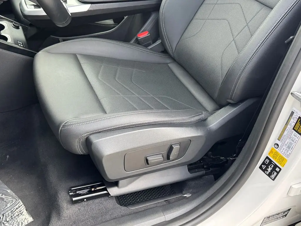 2023 BMW X1 - $27,200