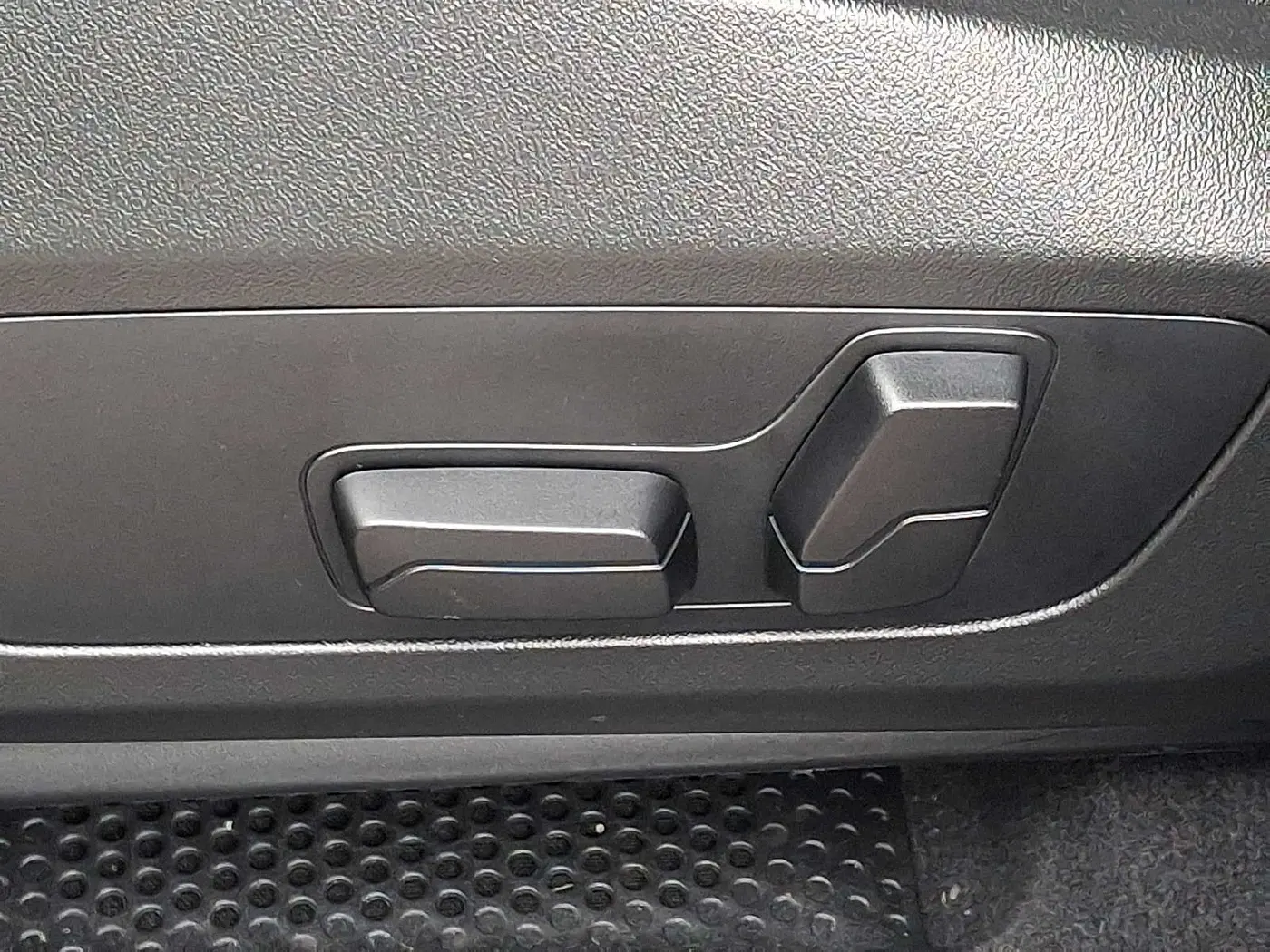 2026 BMW X1 - $41,595