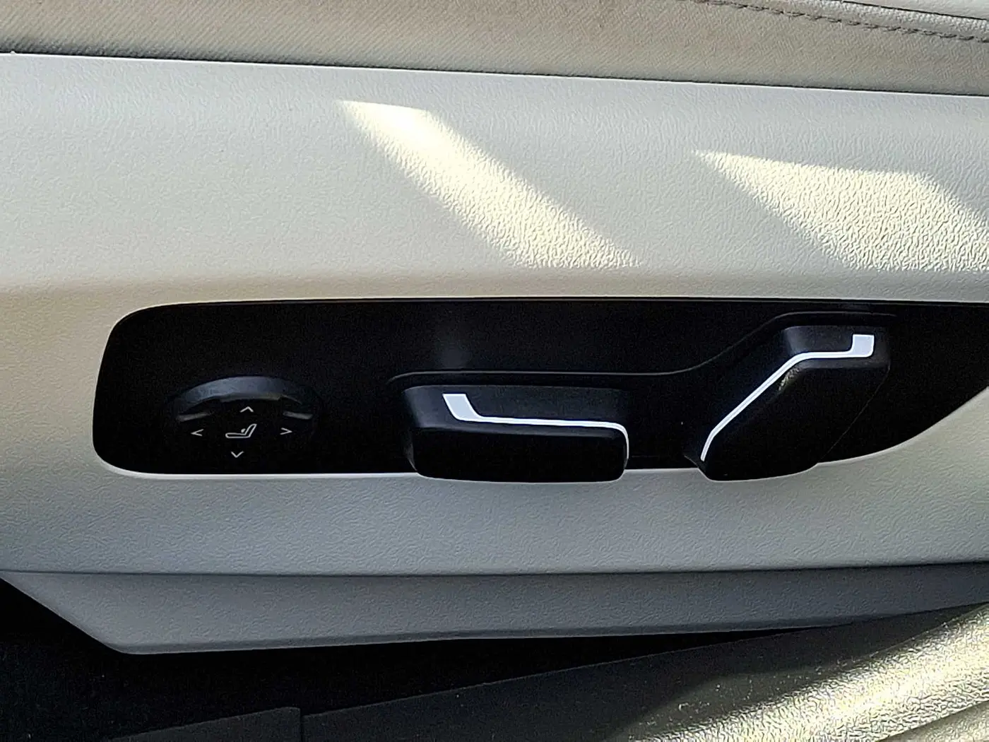 2025 BMW I5 - $51,495