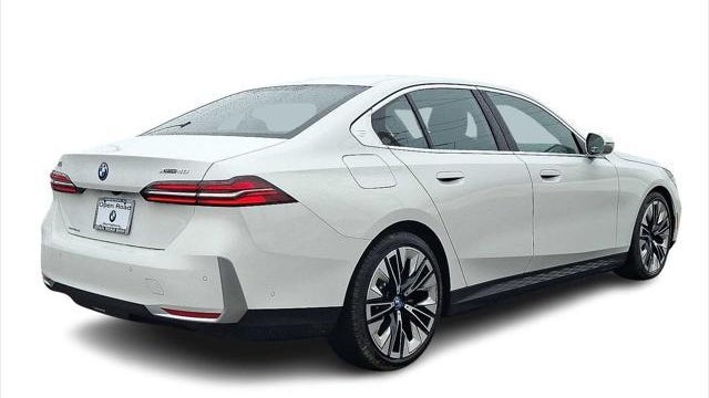 2025 BMW i5 xDrive40