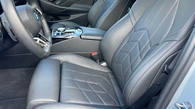 2025 BMW i5 xDrive40