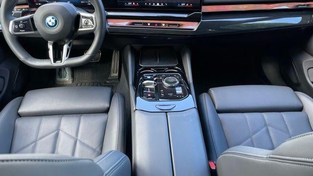 2025 BMW i5 xDrive40