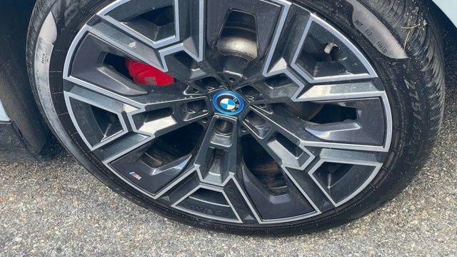 2025 BMW i5 xDrive40