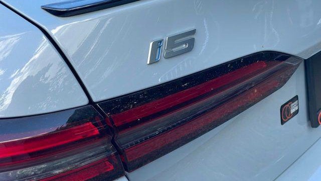 2025 BMW i5 xDrive40