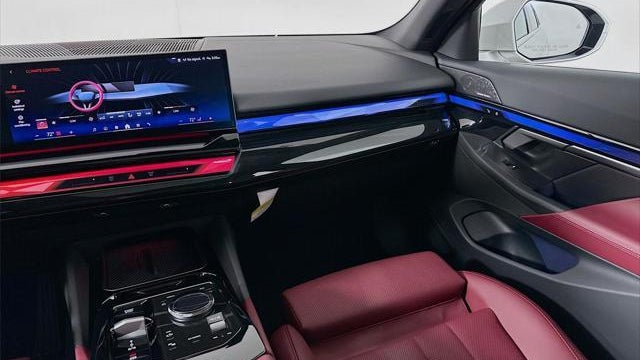 2025 BMW i5 xDrive40