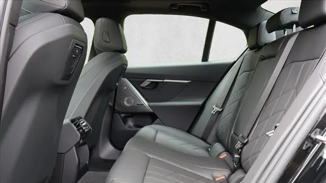 2026 BMW i5 xDrive40