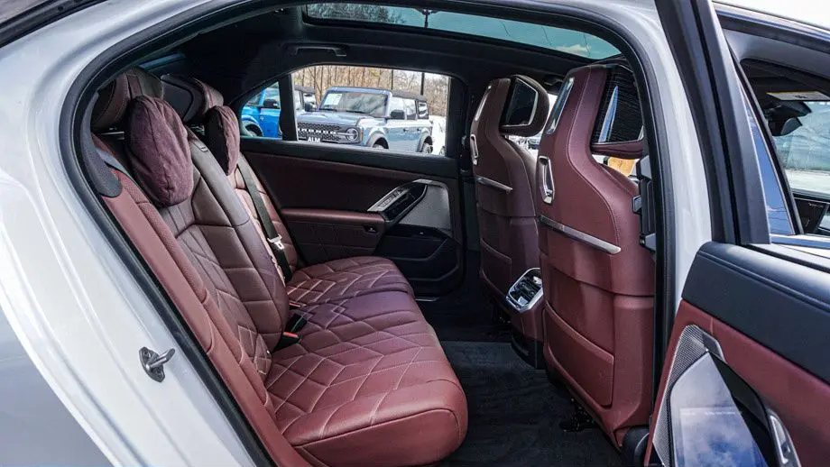 2025 BMW i7 eDrive50
