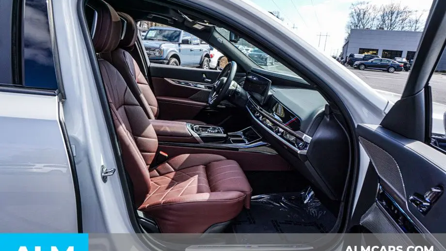 2025 BMW i7 eDrive50