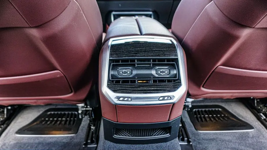 2025 BMW i7 eDrive50