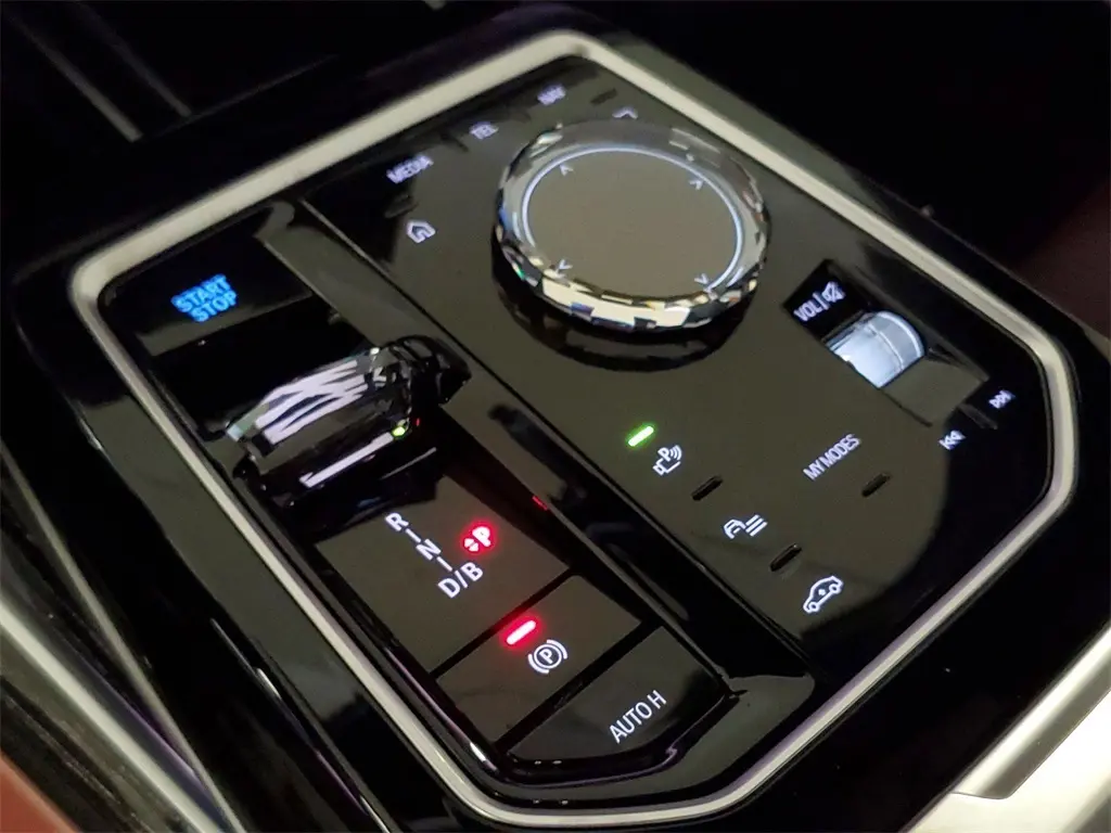 2025 BMW I7 - $79,861