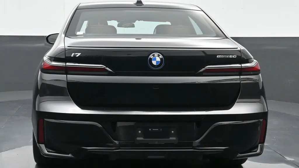 2025 BMW i7 eDrive50