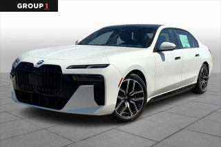 2025 BMW i7 with Alpine White Exterior