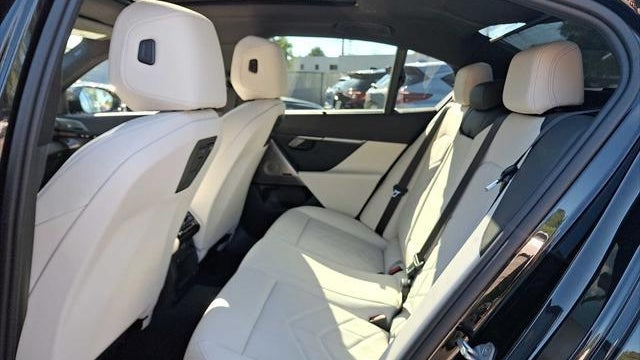 2024 BMW i5 M60