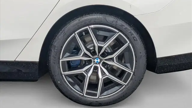 2026 BMW i5 M60