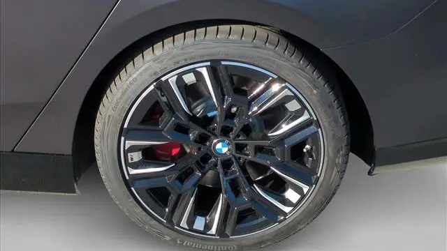 2026 BMW i5 M60