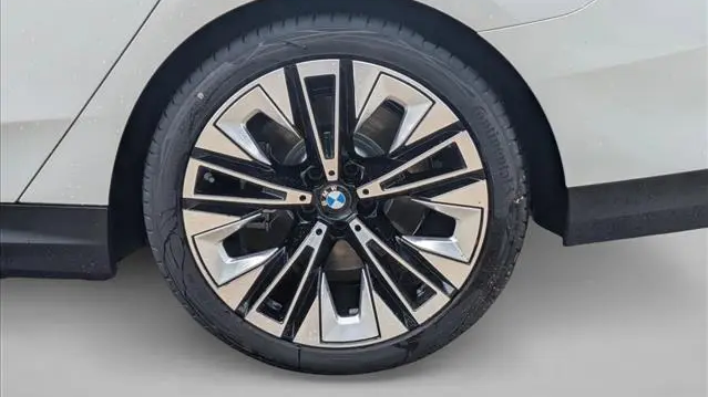 2027 BMW i5 eDrive40
