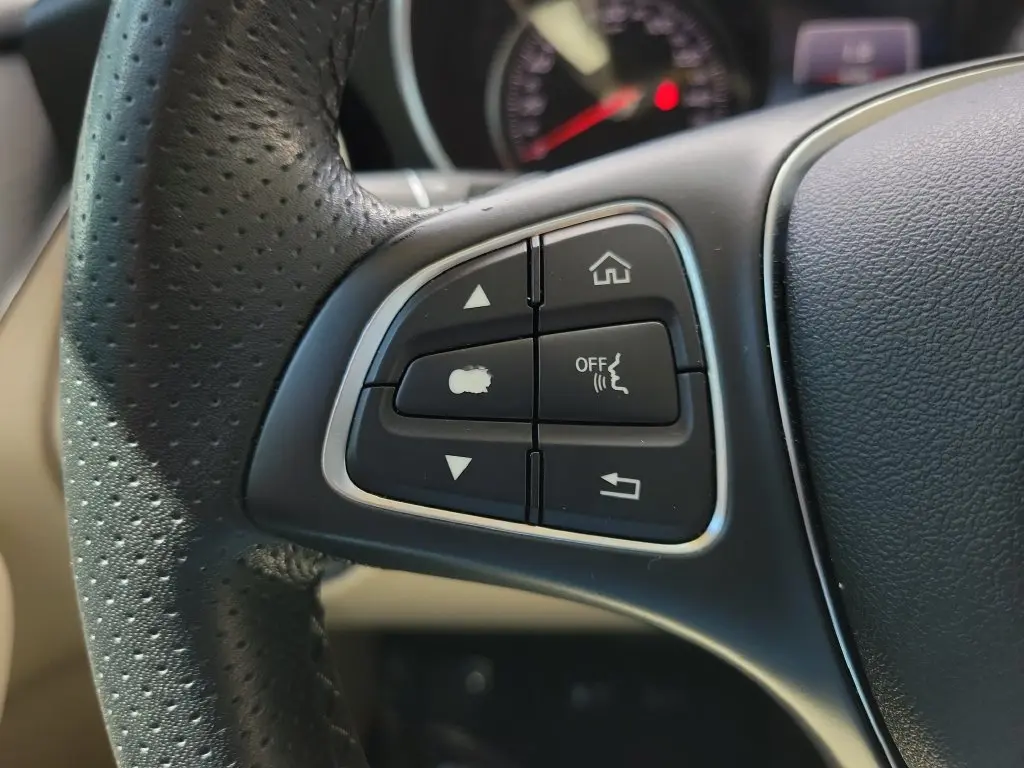 2019 Mercedes-Benz C-Class - $18,939