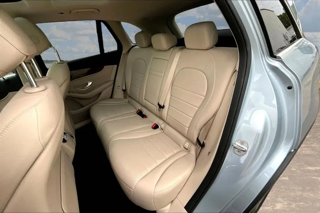 2018 Mercedes-Benz C-Class - $17,950