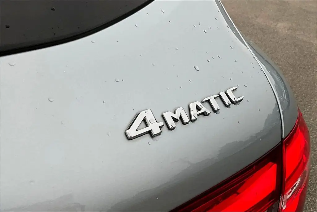 2018 Mercedes-Benz C-Class - $17,950
