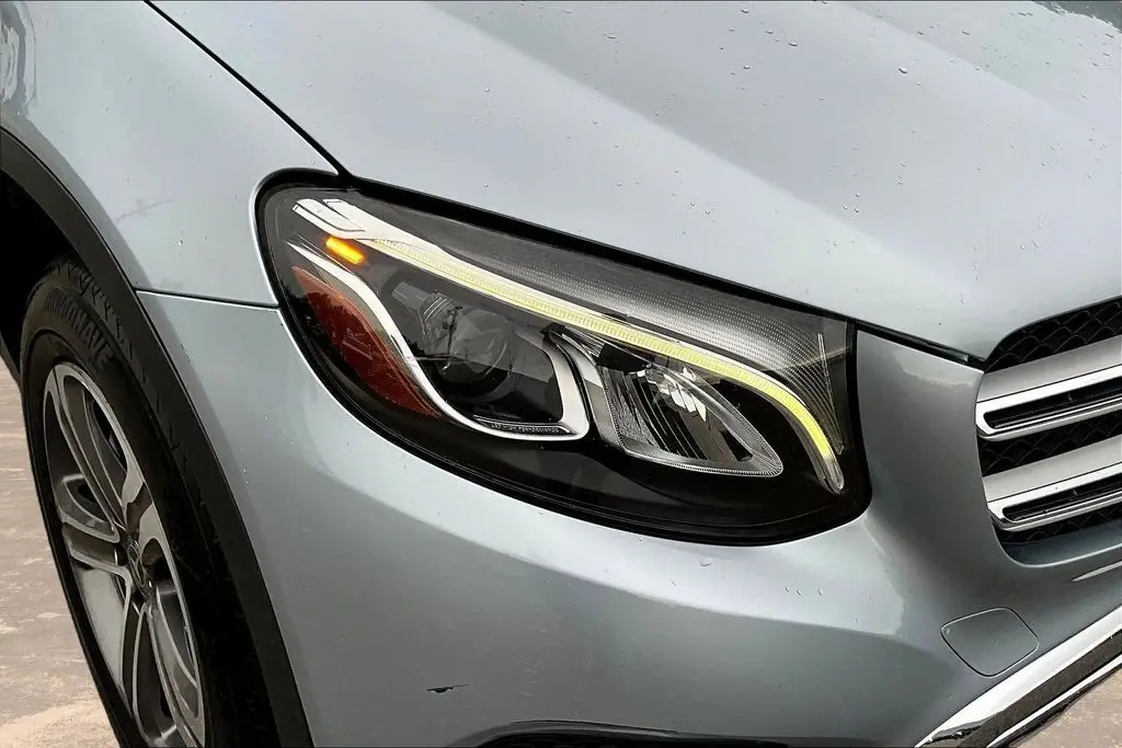 2018 Mercedes-Benz C-Class - $17,950