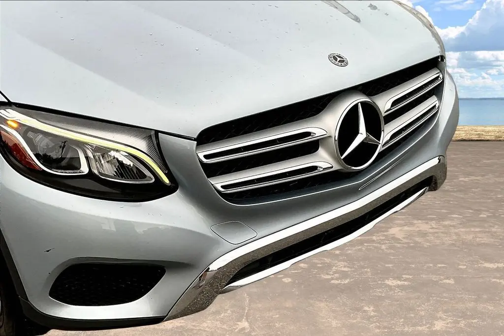 2018 Mercedes-Benz C-Class - $17,950