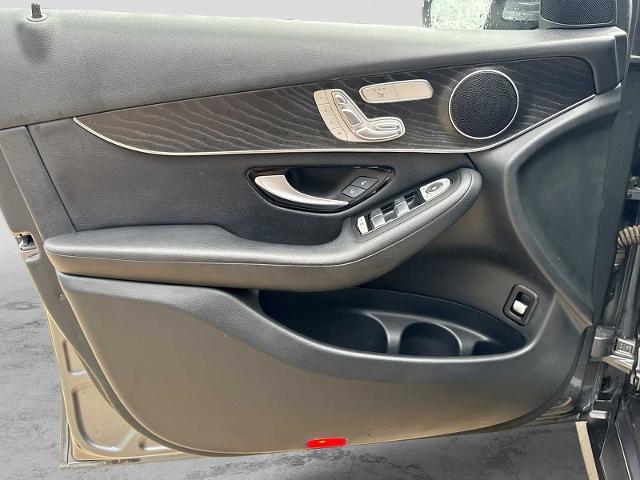 2016 Mercedes-Benz C-Class - $10,275