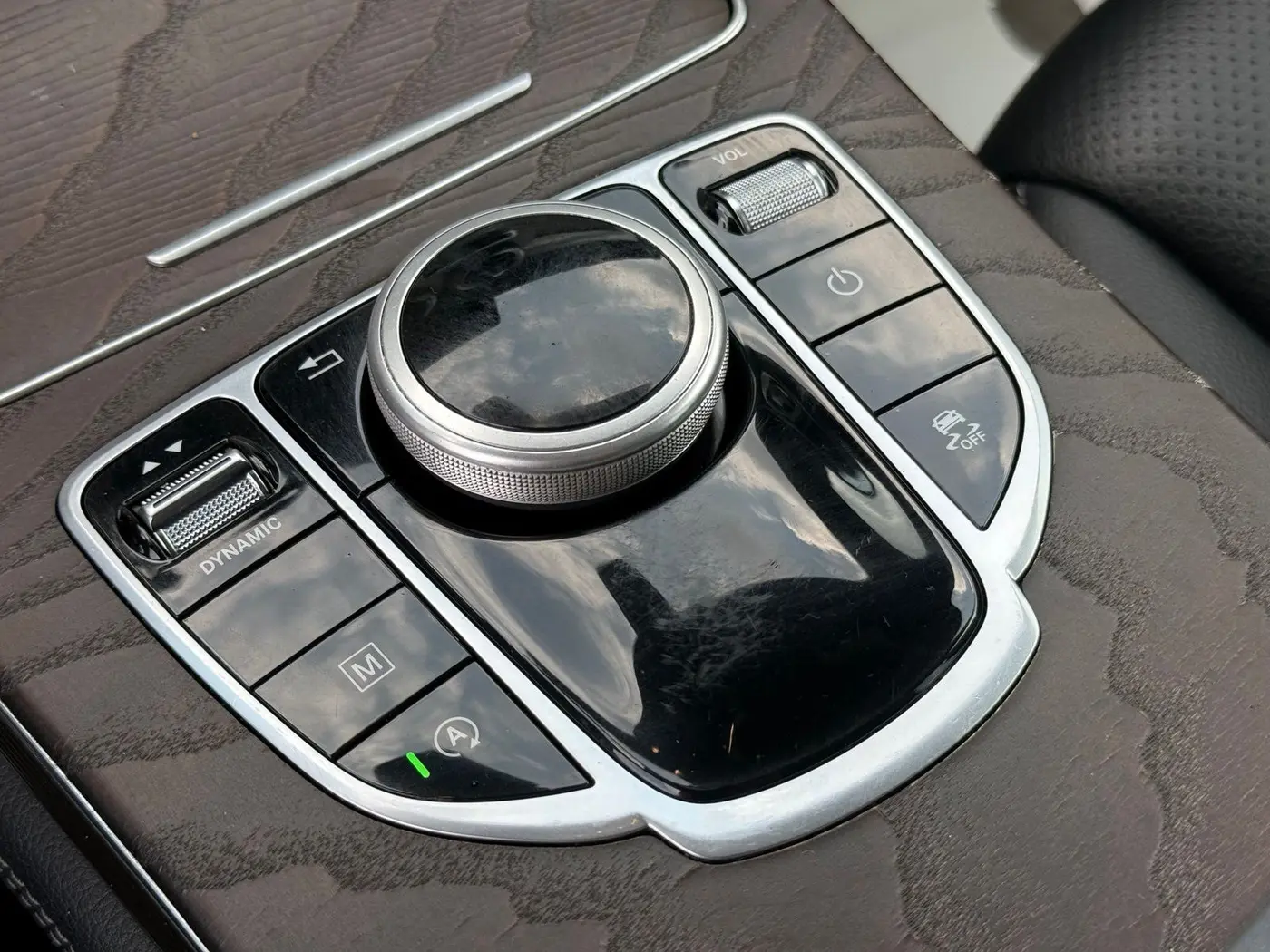 2019 Mercedes-Benz C-Class - $18,286