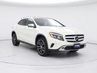 2017 Mercedes-Benz GLA with Cirrus White Exterior