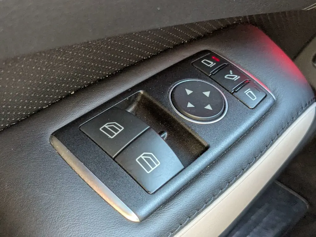 2015 Mercedes-Benz SL-Class - $42,965