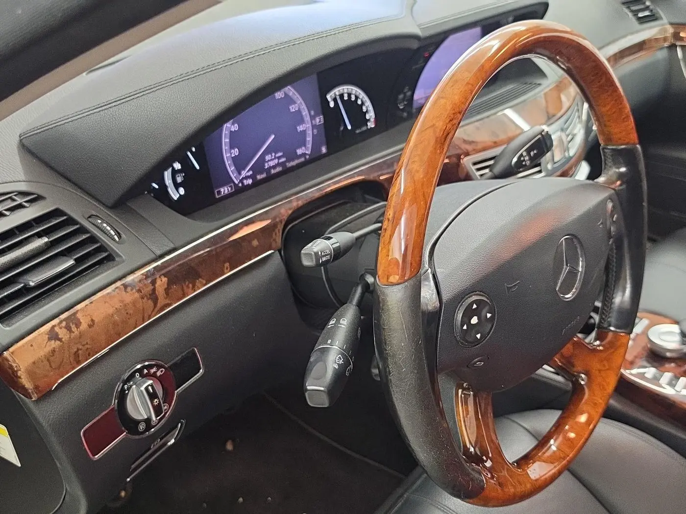 2008 Mercedes-Benz S-class - $12,250