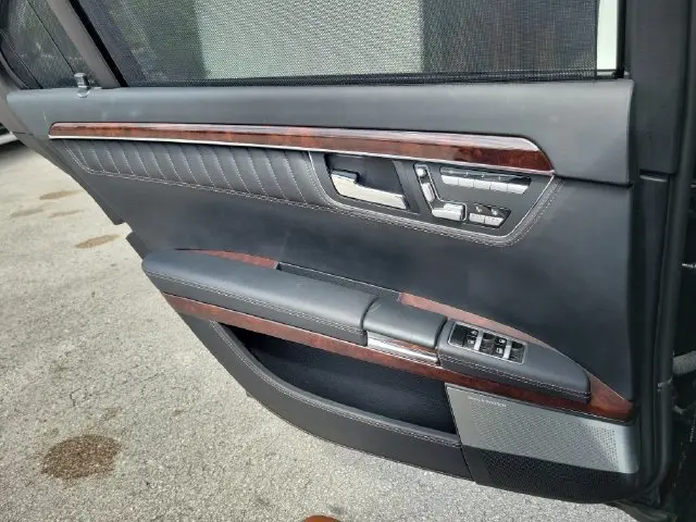 2013 Mercedes-Benz S-class - $18,388