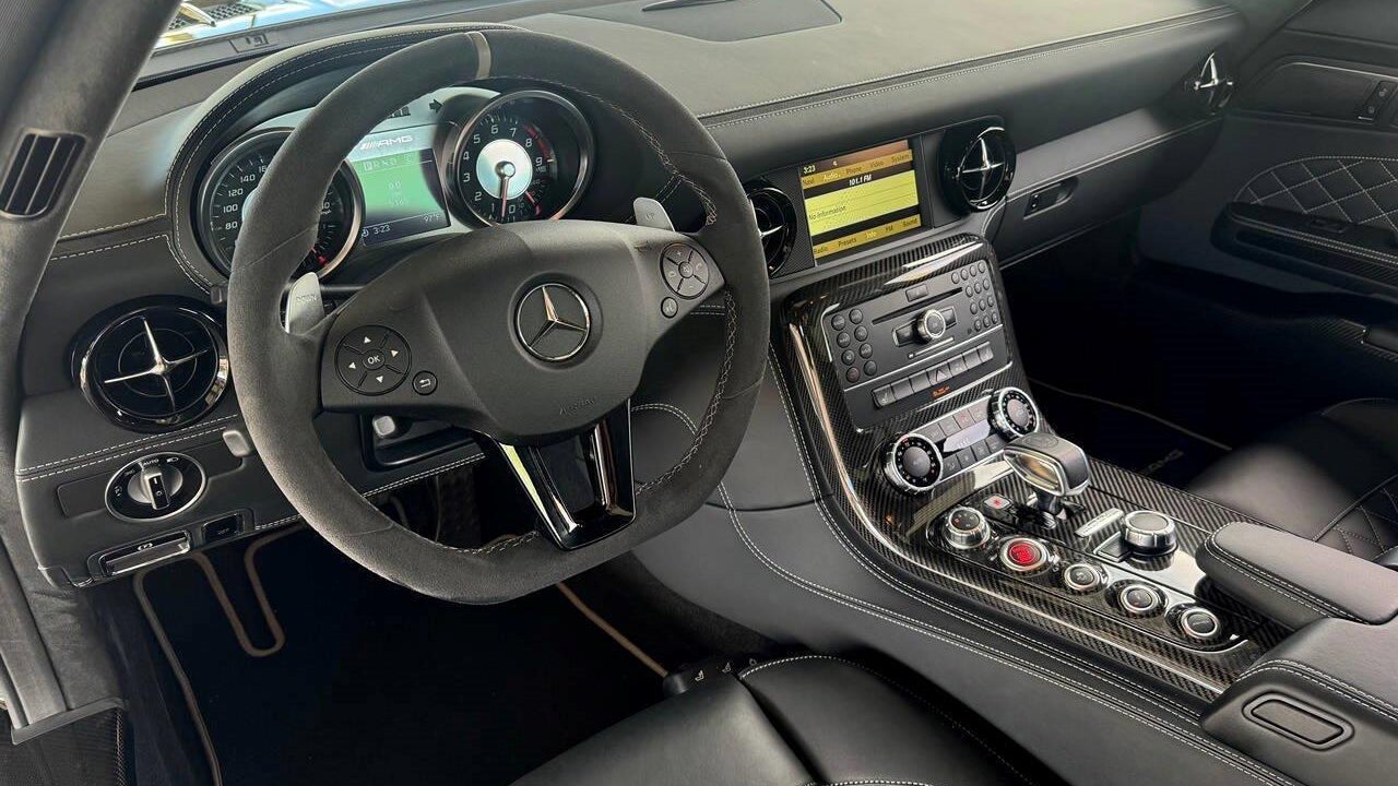 2015 Mercedes-Benz SLS AMG GT Final Edition
