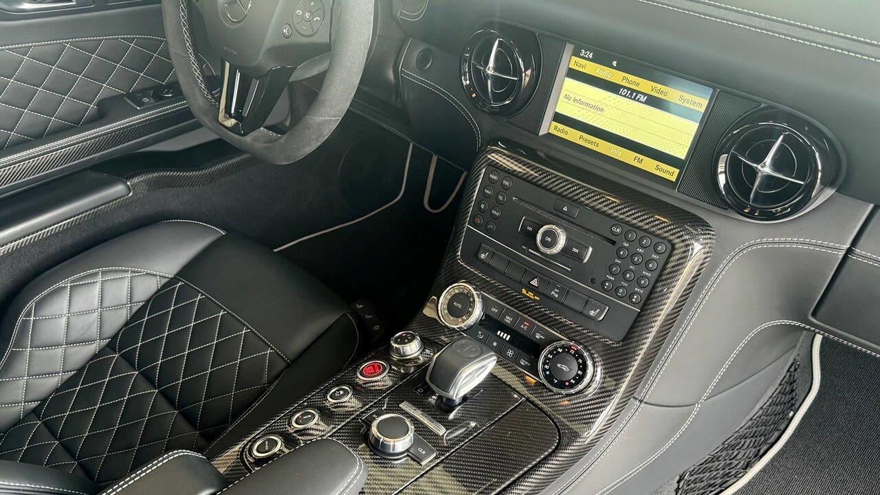 2015 Mercedes-Benz SLS AMG GT Final Edition