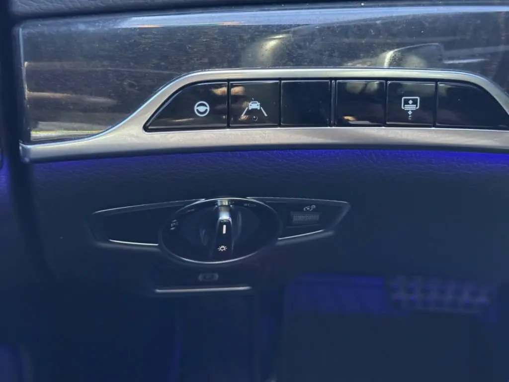 2018 Mercedes-Benz S-class - $22,500