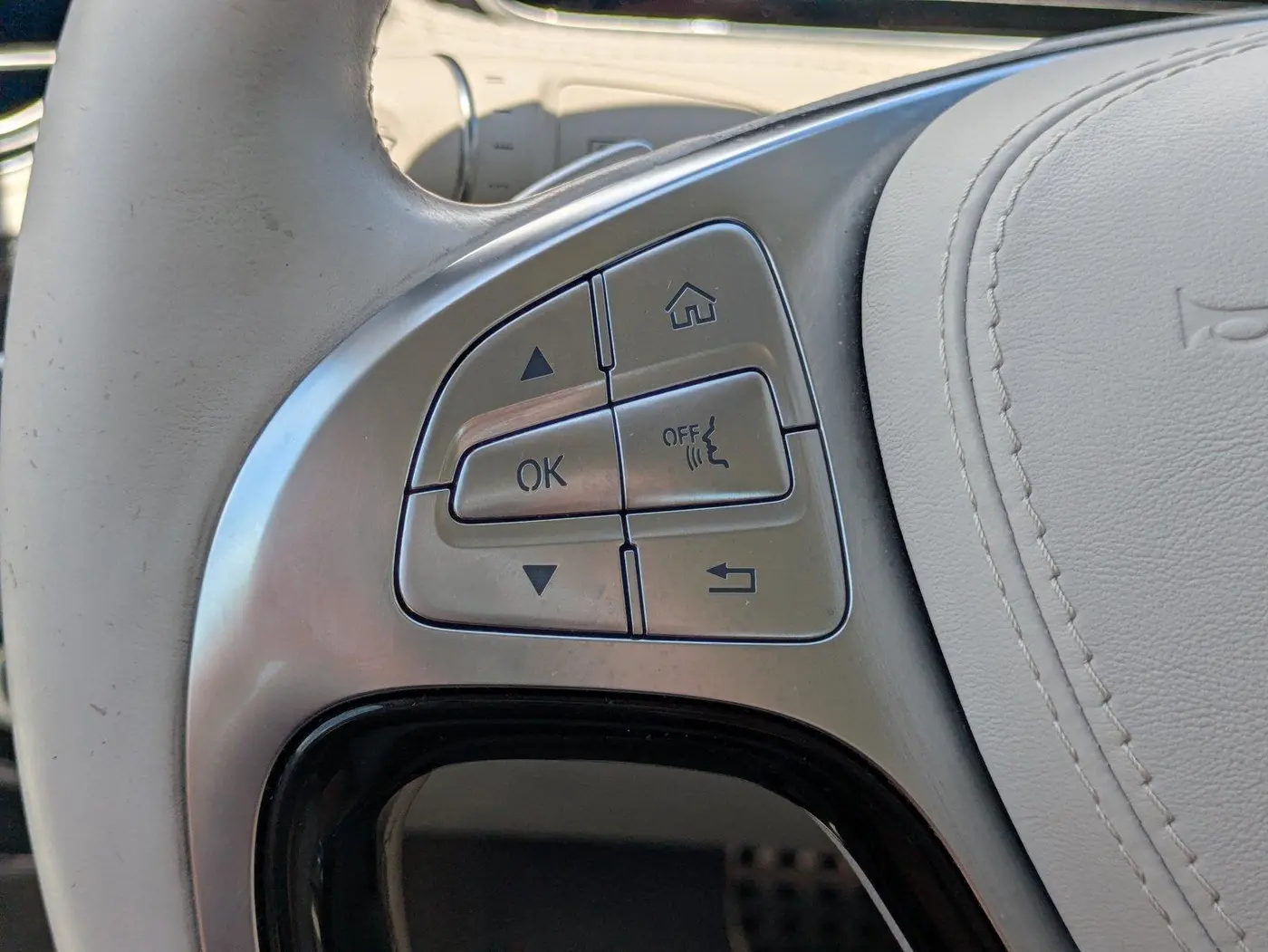 2015 Mercedes-Benz S-class - $39,554
