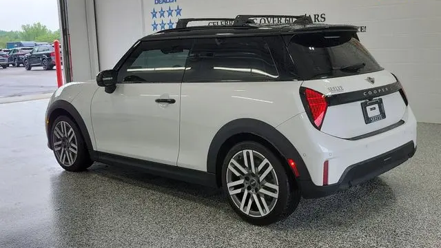 2025 MINI Hardtop 2 Door Cooper S Signature Trim