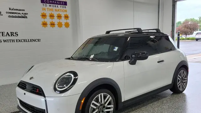 2025 MINI Hardtop 2 Door Cooper S Signature Trim