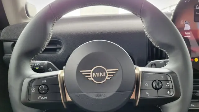 2025 MINI Hardtop 2 Door Cooper S Signature Trim