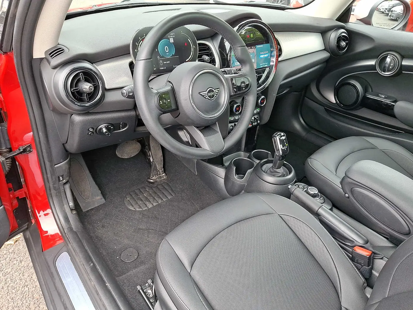 2024 MINI Hardtop - $24,997